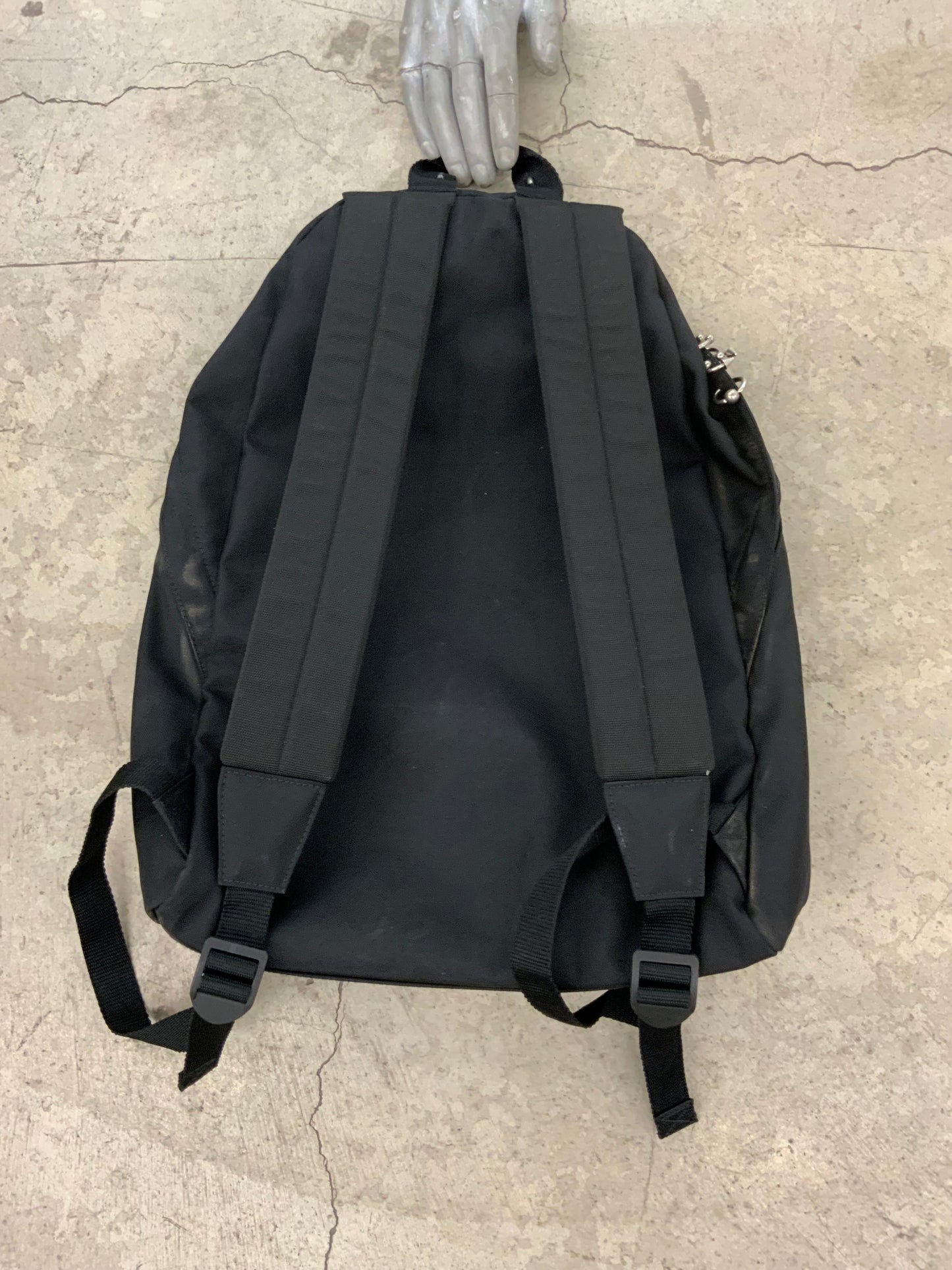 Balenciaga piercing backpack - Xia Office